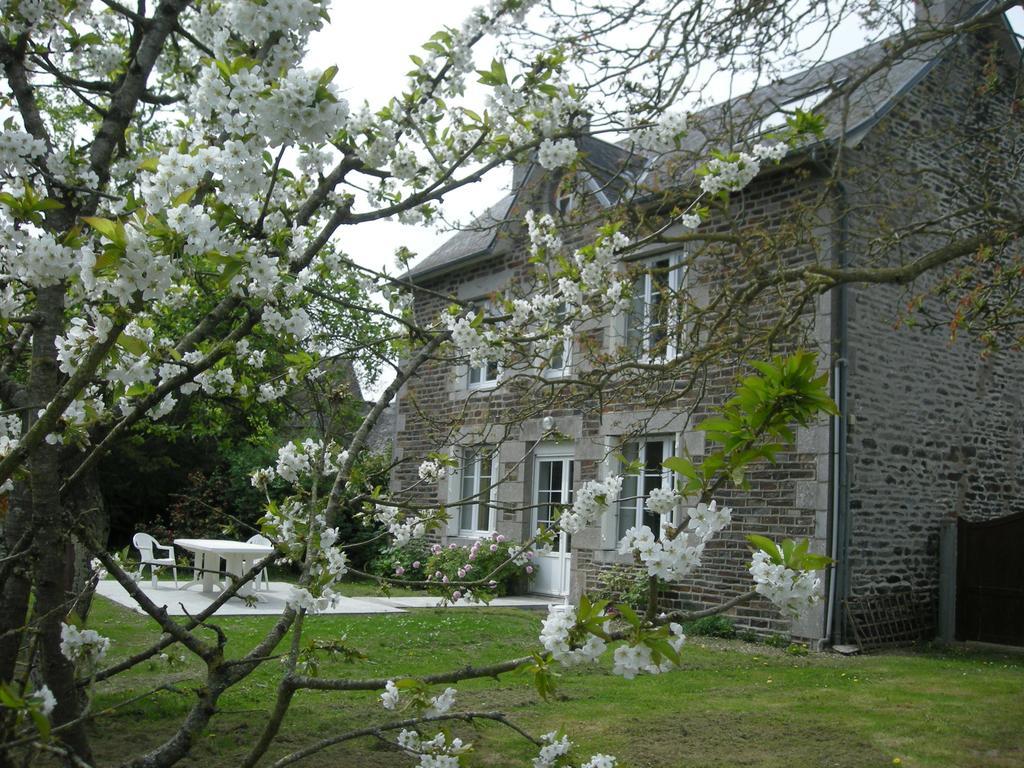 St Michel Villa Vains Exterior photo